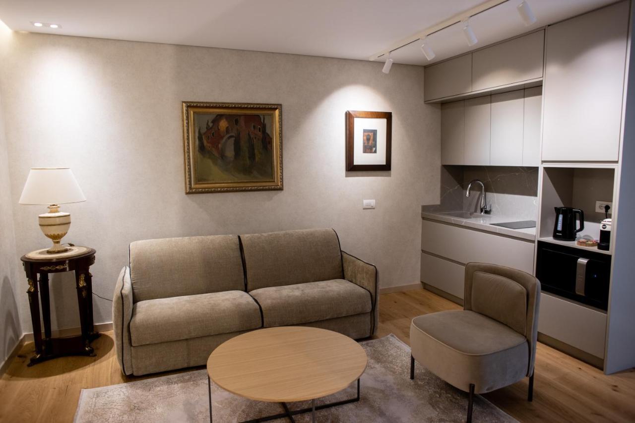 Seven Luxury Suites Tirana Kültér fotó